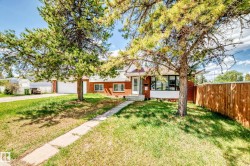 1804 51 Street NW  Edmonton, AB T6L 1K1