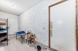 Breezeway between house and garage - 