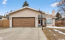 12 GRAND MEADOW Crescent Edmonton, AB T6L 1A2