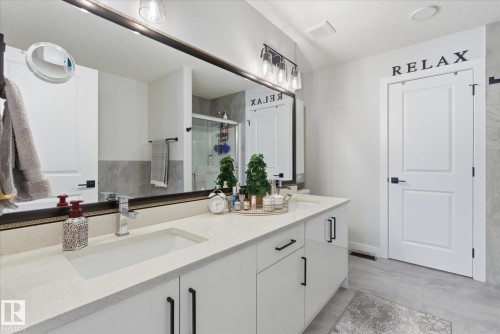 75 Meadowpark Gate, Spruce Grove, AB - Indoor Photo Showing Bathroom