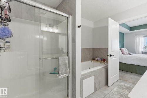 75 Meadowpark Gate, Spruce Grove, AB - Indoor Photo Showing Bathroom