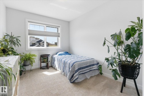 75 Meadowpark Gate, Spruce Grove, AB - Indoor Photo Showing Bedroom