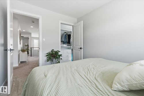 75 Meadowpark Gate, Spruce Grove, AB - Indoor Photo Showing Bedroom