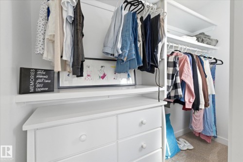 75 Meadowpark Gate, Spruce Grove, AB - Indoor With Storage