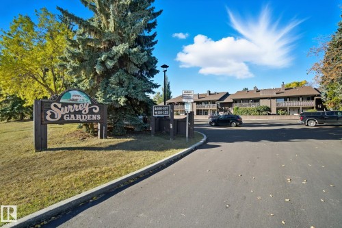 119 SURREY GARDENS Gardens  Edmonton, AB T5T 1Z3