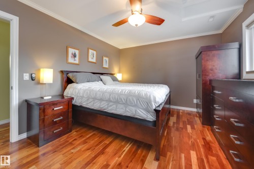 9327 75 Avenue, Edmonton, AB - Indoor Photo Showing Bedroom