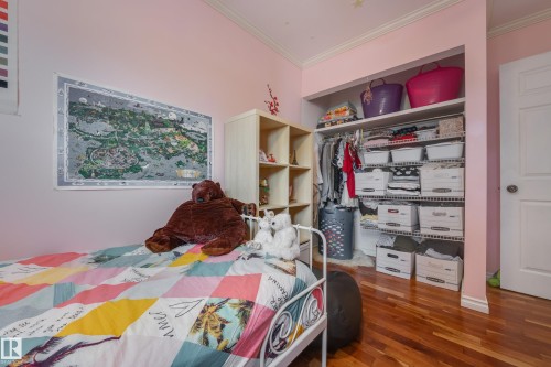 9327 75 Avenue, Edmonton, AB - Indoor Photo Showing Bedroom