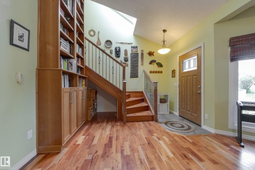 9327 75 Avenue, Edmonton, AB - Indoor Photo Showing Other Room