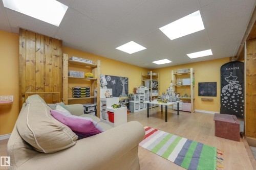 9327 75 Avenue, Edmonton, AB - Indoor Photo Showing Other Room