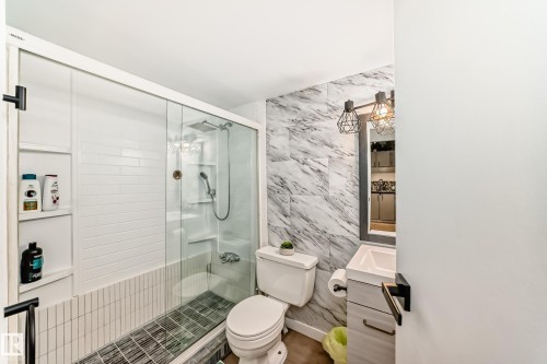 G3 10138 116 Street, Edmonton, AB - Indoor Photo Showing Bathroom