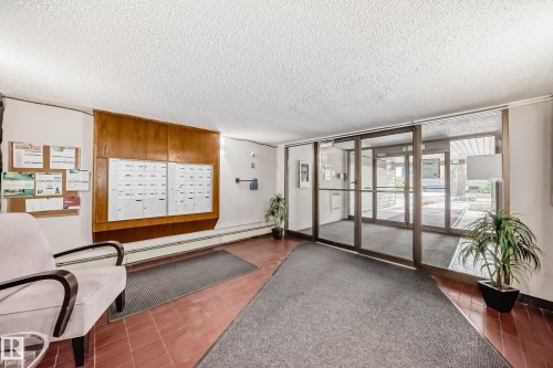 G3 10138 116 Street, Edmonton, AB - Indoor Photo Showing Other Room