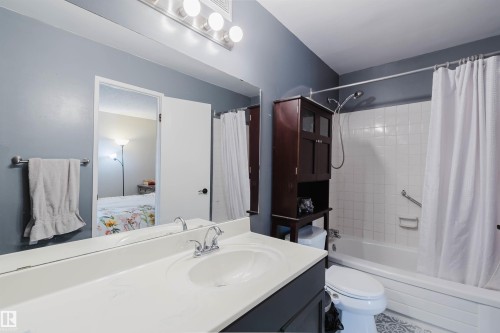 15017 26 Street, Edmonton, AB - Indoor Photo Showing Bathroom