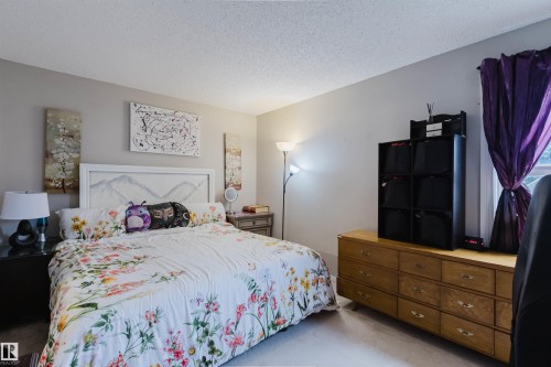 15017 26 Street, Edmonton, AB - Indoor Photo Showing Bedroom