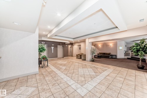601 9919 105 Street, Edmonton, AB - Indoor Photo Showing Other Room