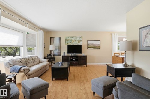 210 Porter Avenue, Millet, AB - Indoor Photo Showing Living Room