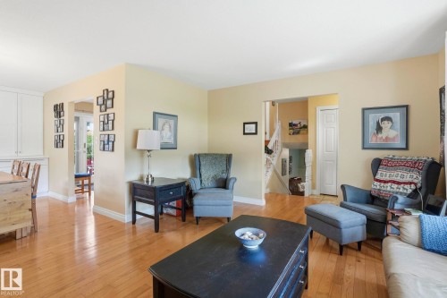 210 Porter Avenue, Millet, AB - Indoor Photo Showing Living Room