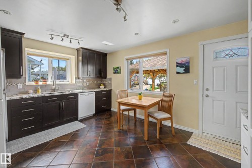 24 Elbow Drive, Devon, AB - Indoor