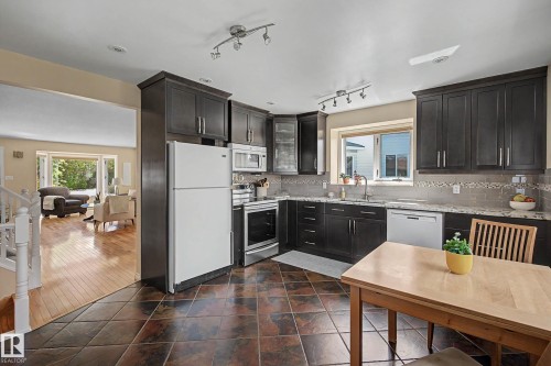 24 Elbow Drive, Devon, AB - Indoor Photo Showing Kitchen