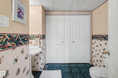 24 Elbow Drive, Devon, AB - Indoor Photo Showing Bathroom