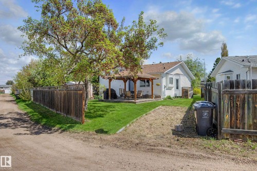 24 Elbow Drive, Devon, AB - Outdoor