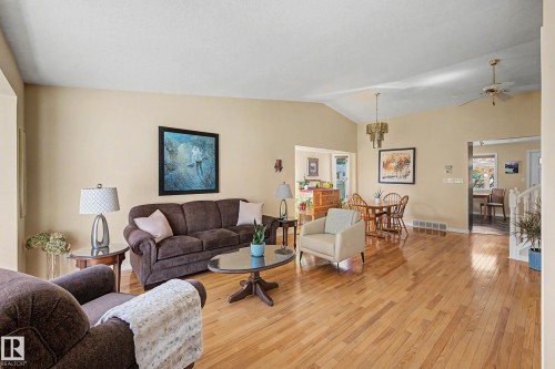 24 Elbow Drive, Devon, AB - Indoor Photo Showing Living Room