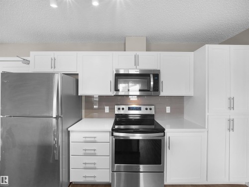 210 394 Windermere Road, Edmonton, AB - Indoor Photo Showing Kitchen