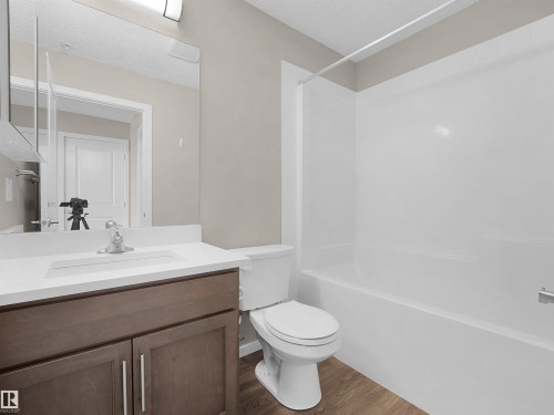 210 394 Windermere Road, Edmonton, AB - Indoor Photo Showing Bathroom