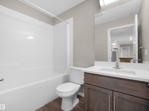 210 394 Windermere Road, Edmonton, AB - Indoor Photo Showing Bathroom