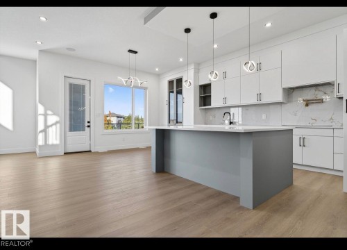18723 131 St, Edmonton, AB - Indoor Photo Showing Kitchen With Upgraded Kitchen