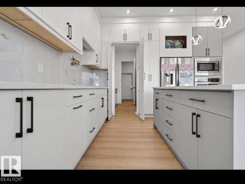 18723 131 St, Edmonton, AB - Indoor Photo Showing Kitchen