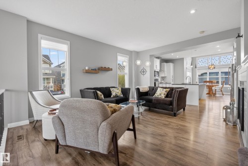 8416 23 Avenue, Edmonton, AB - Indoor Photo Showing Living Room