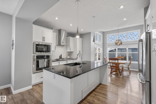 8416 23 Avenue, Edmonton, AB - Indoor Photo Showing Kitchen With Stainless Steel Kitchen With Upgraded Kitchen