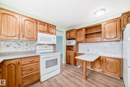 31 Afton Crescent, St. Albert, AB - Indoor Photo Showing Kitchen