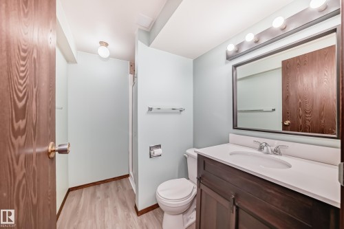 31 Afton Crescent, St. Albert, AB - Indoor Photo Showing Bathroom