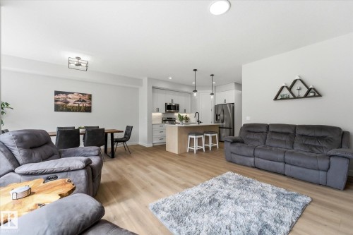 18 Grayson Green, Stony Plain, AB - Indoor Photo Showing Living Room