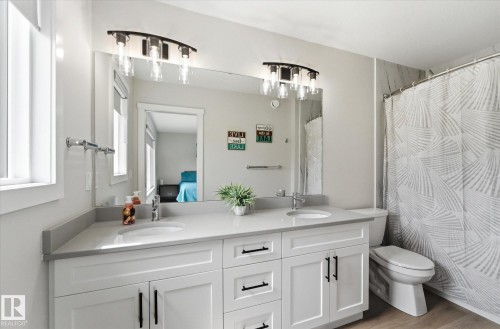 18 Grayson Green, Stony Plain, AB - Indoor Photo Showing Bathroom