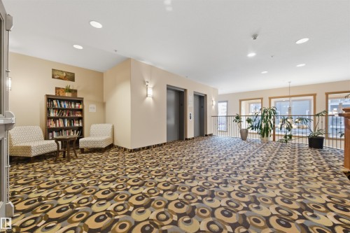 235 10121 80 Avenue, Edmonton, AB - Indoor