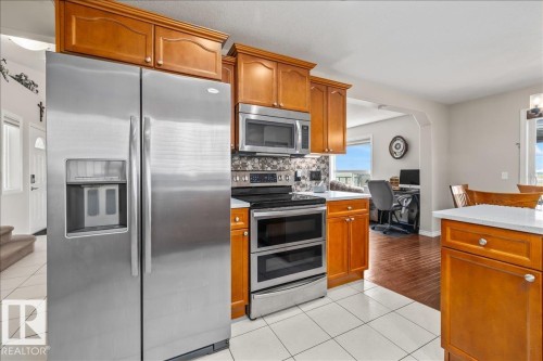 76 Napoleon Crescent, St. Albert, AB - Indoor Photo Showing Kitchen With Stainless Steel Kitchen