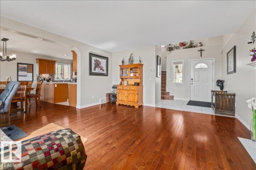 76 Napoleon Crescent, St. Albert, AB - Indoor Photo Showing Living Room