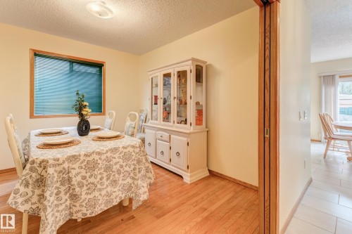 1003 Blackburn Close, Edmonton, AB - Indoor Photo Showing Dining Room