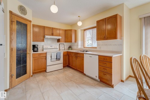 1003 Blackburn Close, Edmonton, AB - Indoor Photo Showing Kitchen With Double Sink