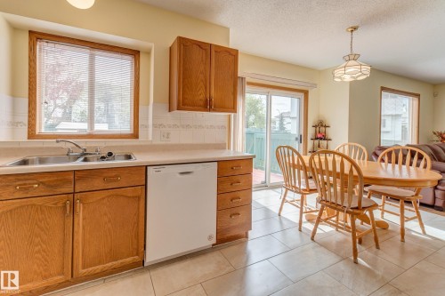 1003 Blackburn Close, Edmonton, AB - Indoor
