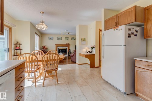1003 Blackburn Close, Edmonton, AB - Indoor Photo Showing Kitchen
