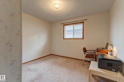 1003 Blackburn Close, Edmonton, AB - Indoor Photo Showing Other Room
