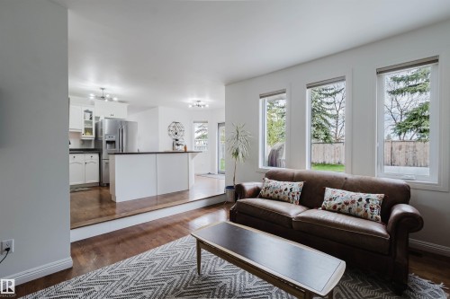 18 Hunter Crest, Sherwood Park, AB - Indoor Photo Showing Living Room