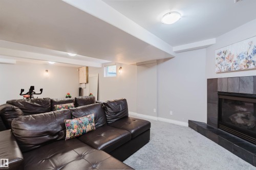 18 Hunter Crest, Sherwood Park, AB - Indoor With Fireplace