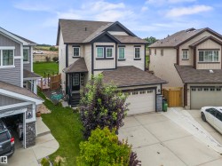 1971 51 Street SW  Edmonton, AB T6X 1Y4