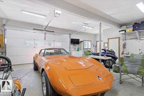B59 Cottage Crescent, Rural Leduc County, AB - Indoor Photo Showing Garage