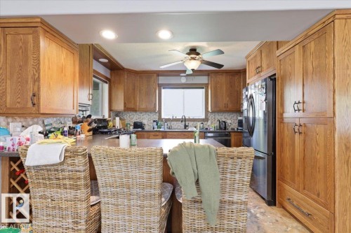 B59 Cottage Crescent, Rural Leduc County, AB - Indoor Photo Showing Kitchen