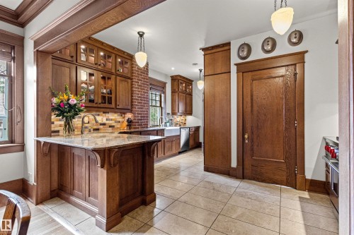 6210 Ada Boulevard Nw, Edmonton, AB - Indoor